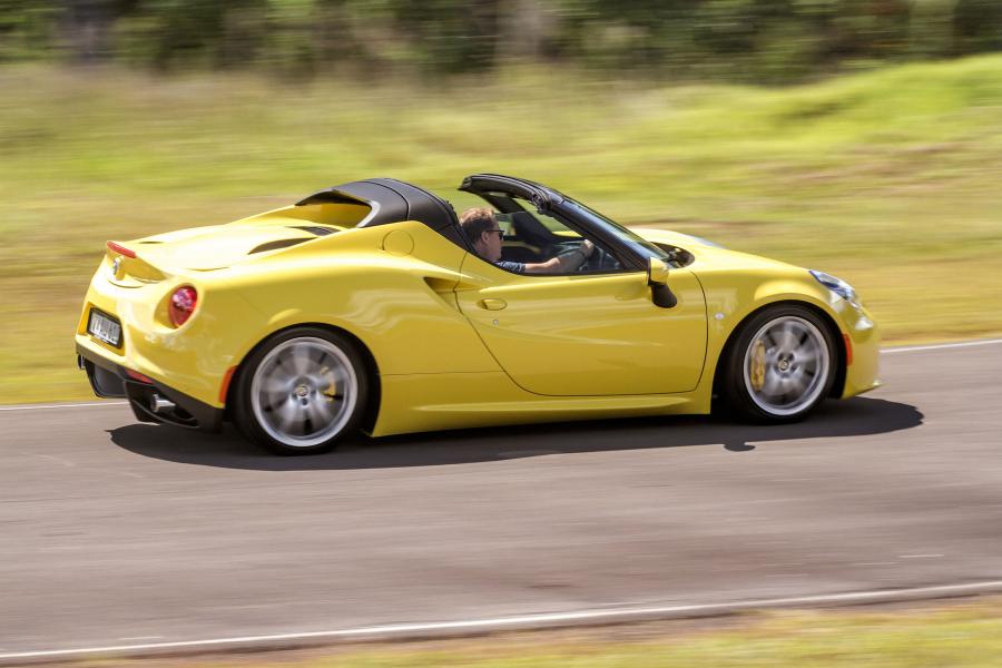  Alfa Romeo 4C Spider (960) 2015 года  (AU) (фото 18 из 40)